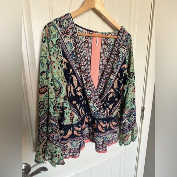 🍄 50% OFF - Free People Bohemian Floral Print V-Neck Blouse - Picture 5 of 10